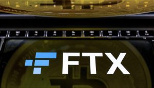 FTX-Logo und Bitcoin